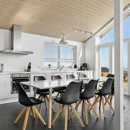 Sea View And Space For The Whole Family